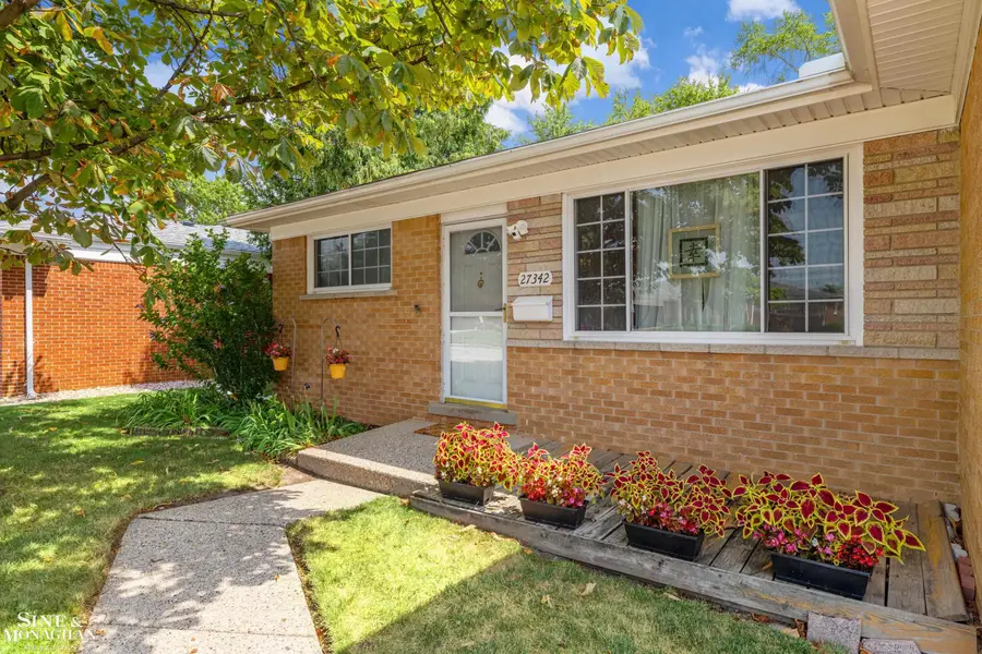 27342 Dover AVE, Warren, MI 48088 - #3