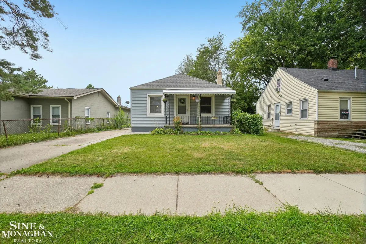 21025 Sunset AVE, Warren, MI 48091 - #1