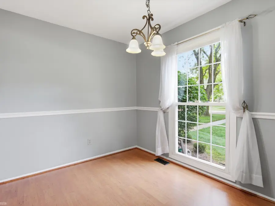 1328 Brook LN, Rochester Hills, MI 48306 - #3