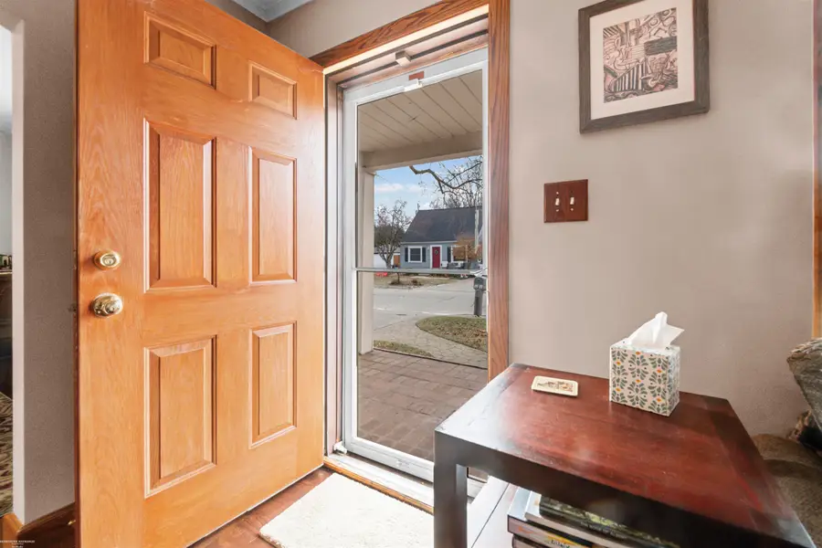 22437 Milner ST, Saint Clair Shores, MI 48081 - #3