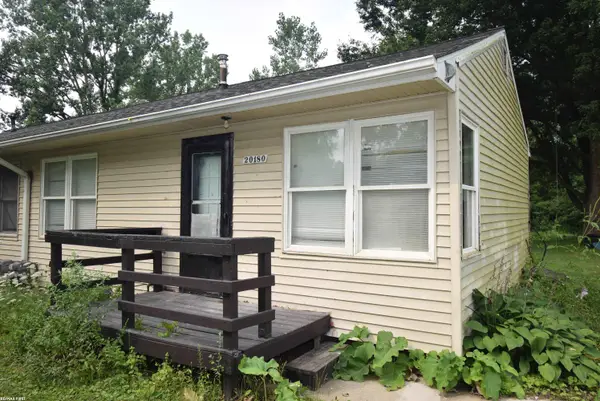 20180 Sherwood, Belleville, MI 48111