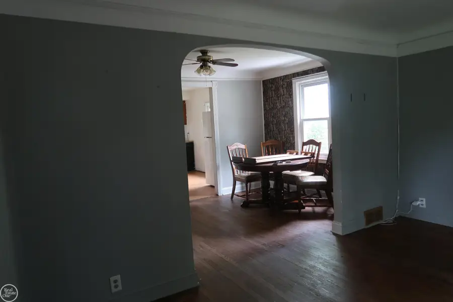 21919 Maxine St ST, Saint Clair Shores, MI 48080 - #2