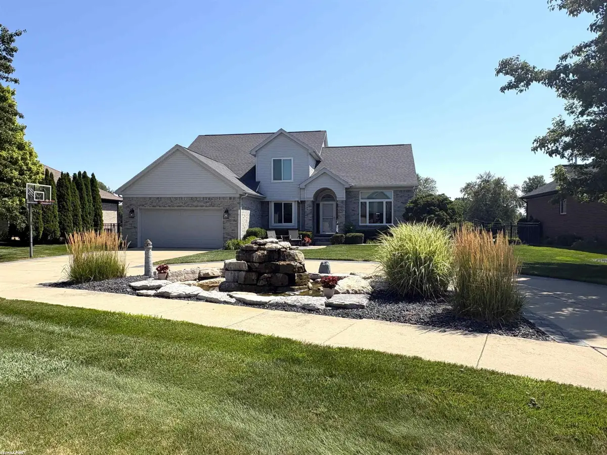 32776 Kathleen DR, Chesterfield, MI 48047 - #1