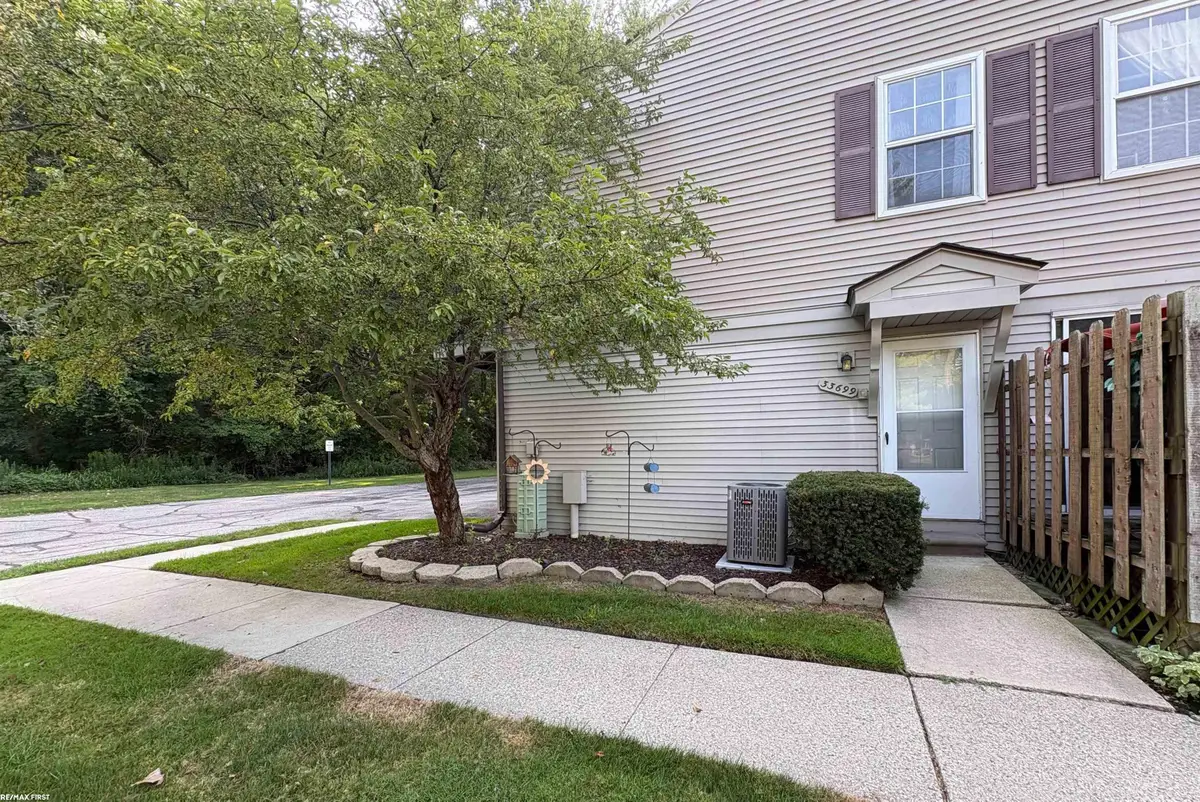 33699 Bayview DR, Chesterfield, MI 48047 - #1