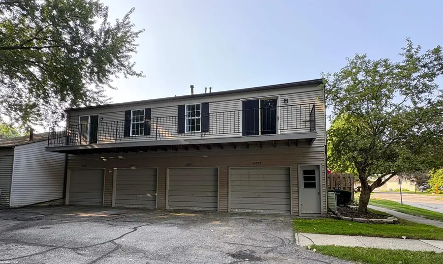 33699 Bayview DR, Chesterfield, MI 48047 - #2