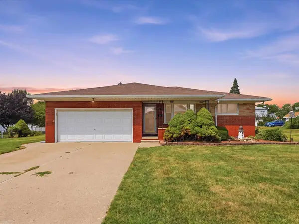 14597 Common RD, Warren, MI 48088