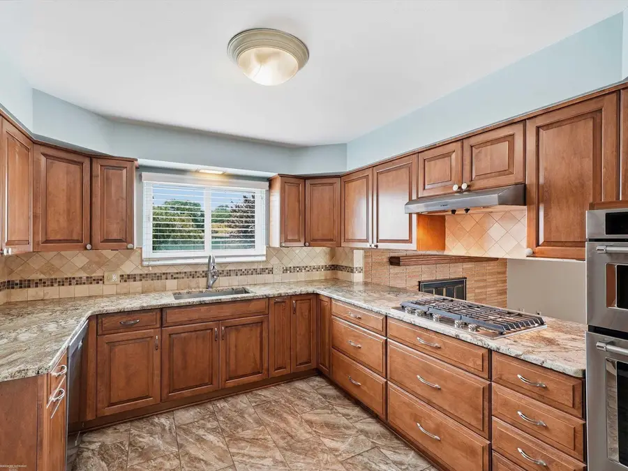 14597 Common RD, Warren, MI 48088 - #2