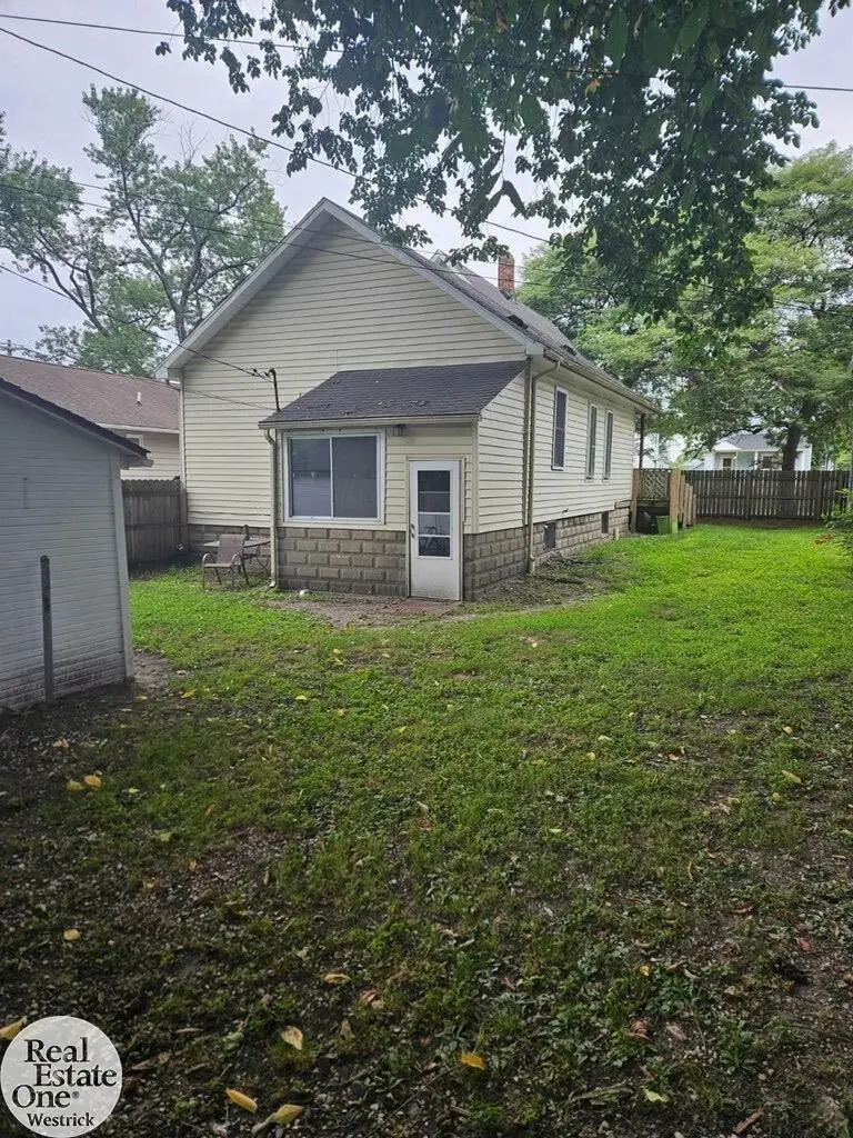 1914 16th ST, Port Huron, MI 48060 - #2