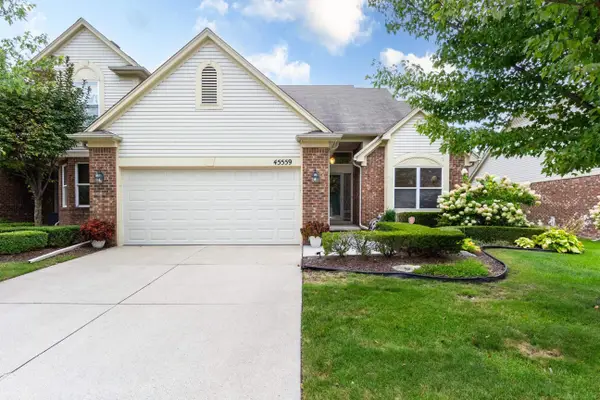 45559 Rathmore DR, Macomb, MI 48044