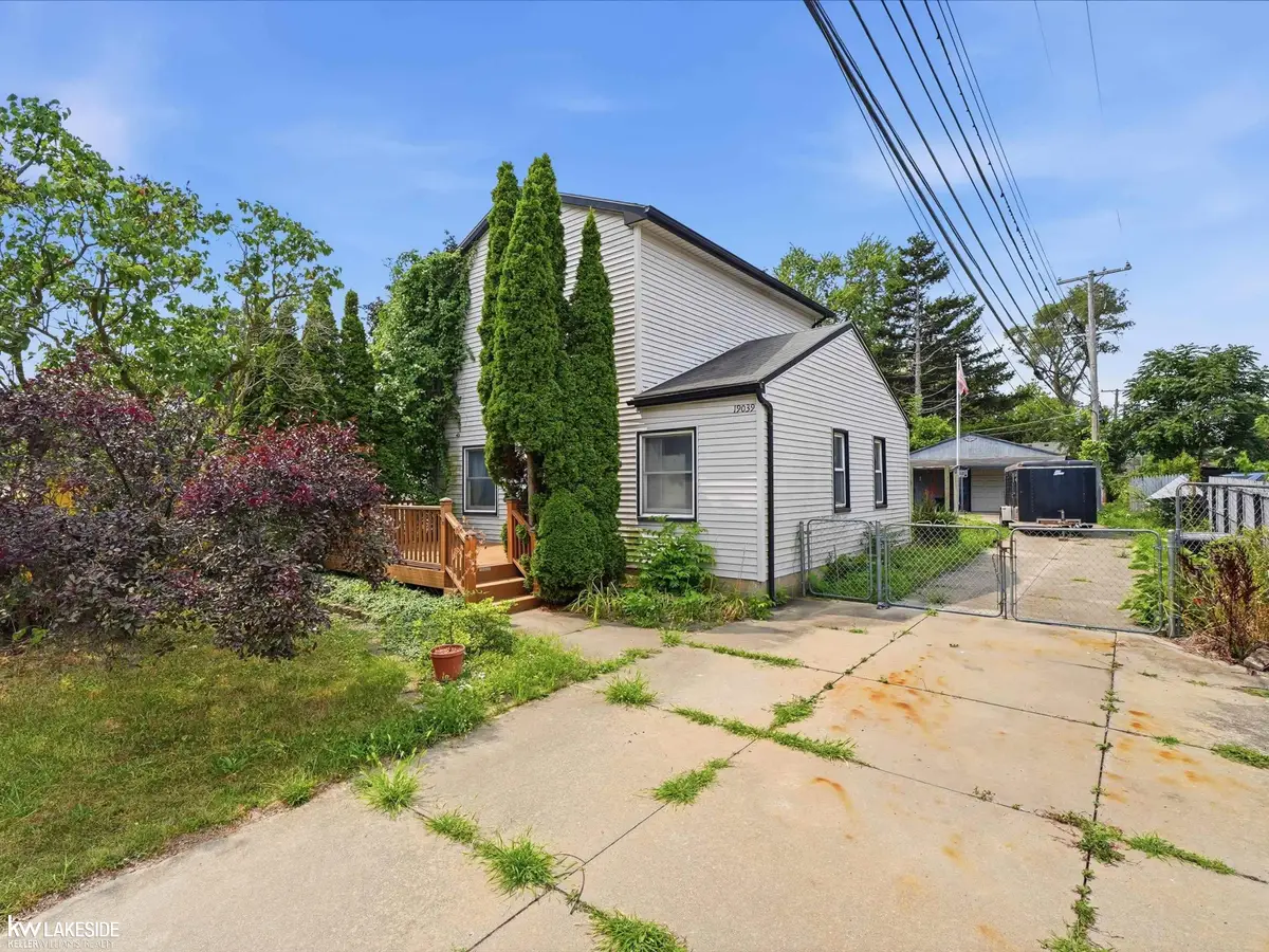 19039 Deering, Livonia, MI 48152 - #1