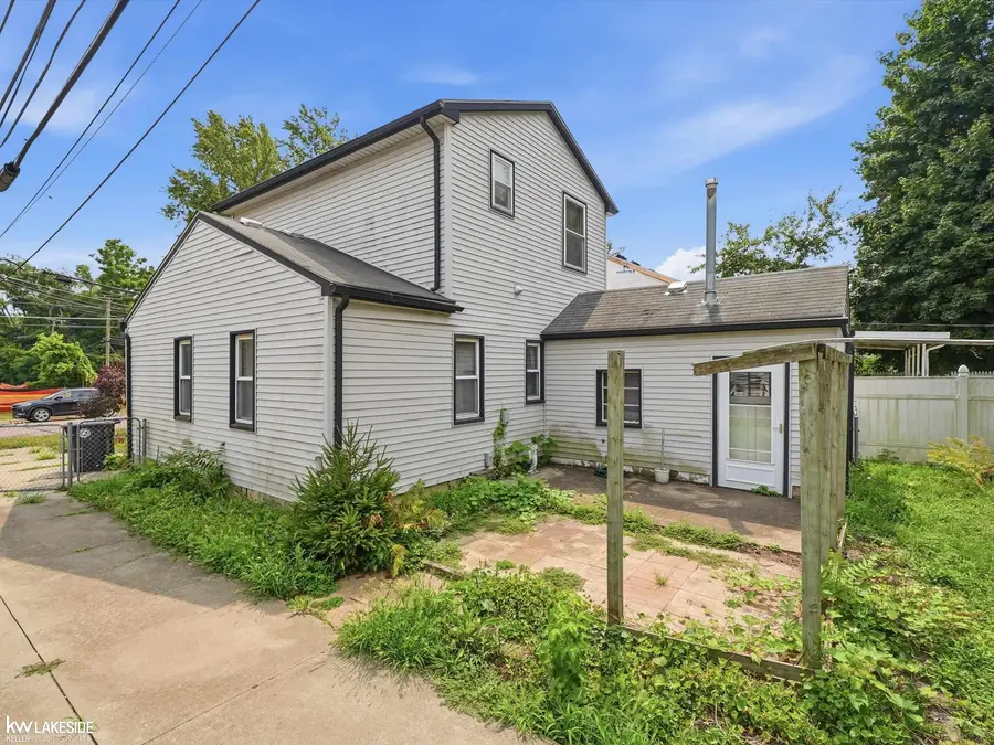 19039 Deering, Livonia, MI 48152 - #2