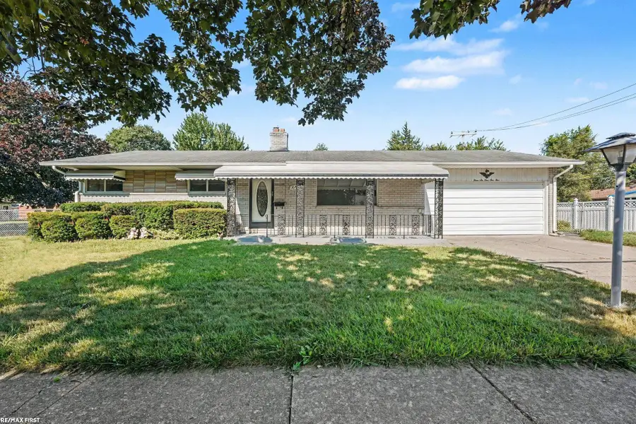 36415 Winterset DR, Clinton Township, MI 48035 - #2