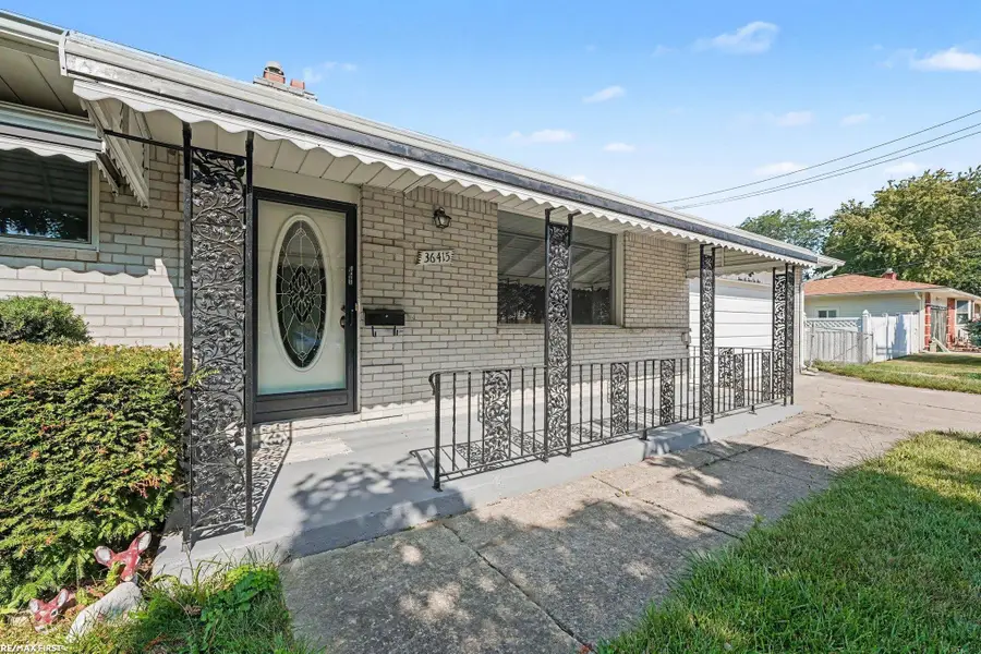 36415 Winterset DR, Clinton Township, MI 48035 - #3