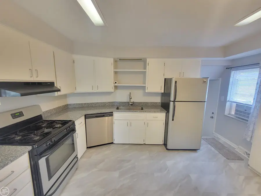 12531 Common RD, Warren, MI 48093 - #3