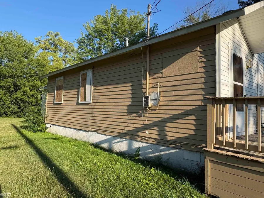 2414 Hazelwood, Saginaw, MI 48601 - #2
