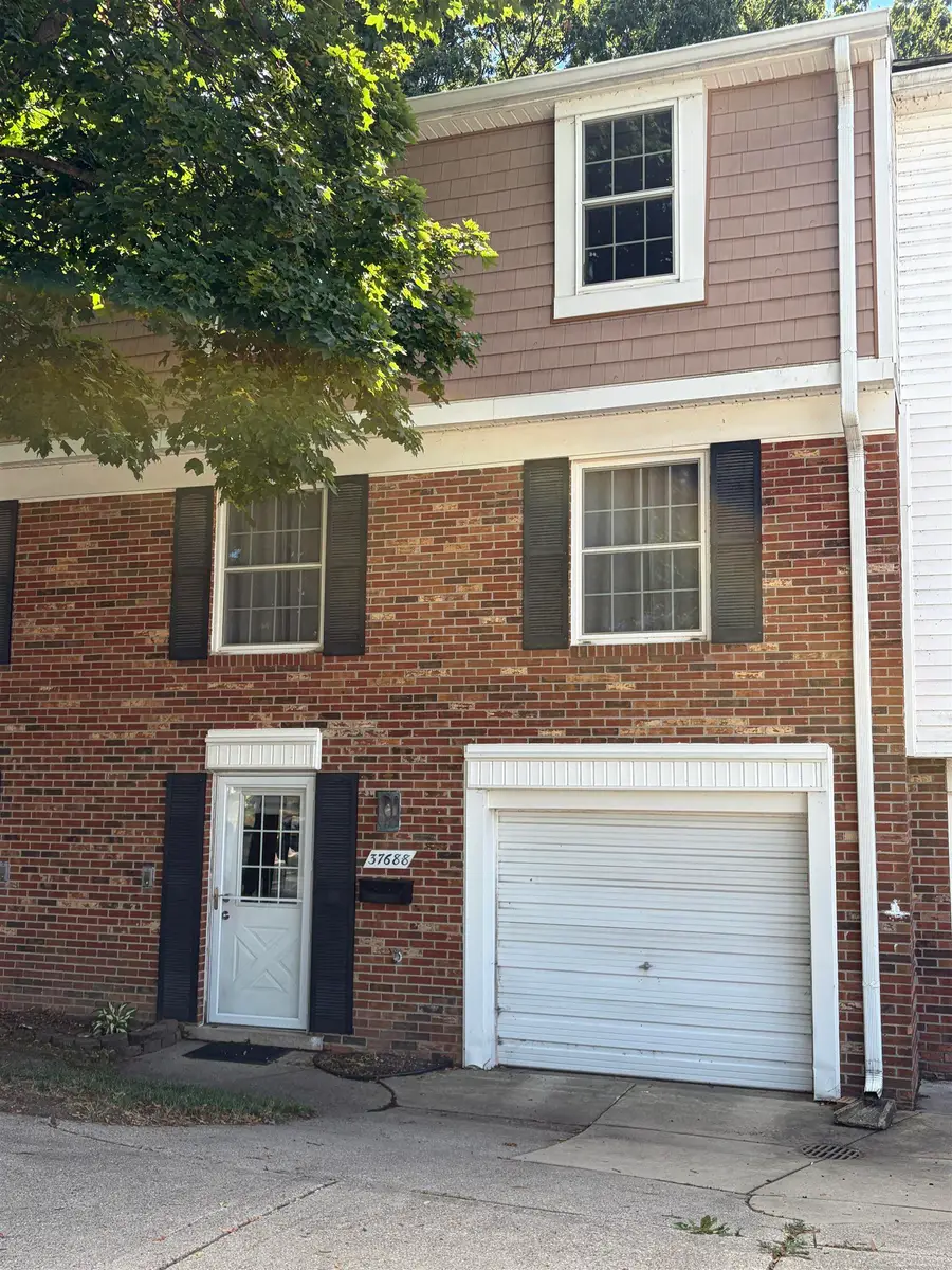 37688 Charter Oaks BLVD, Clinton Township, MI 48036 - #2