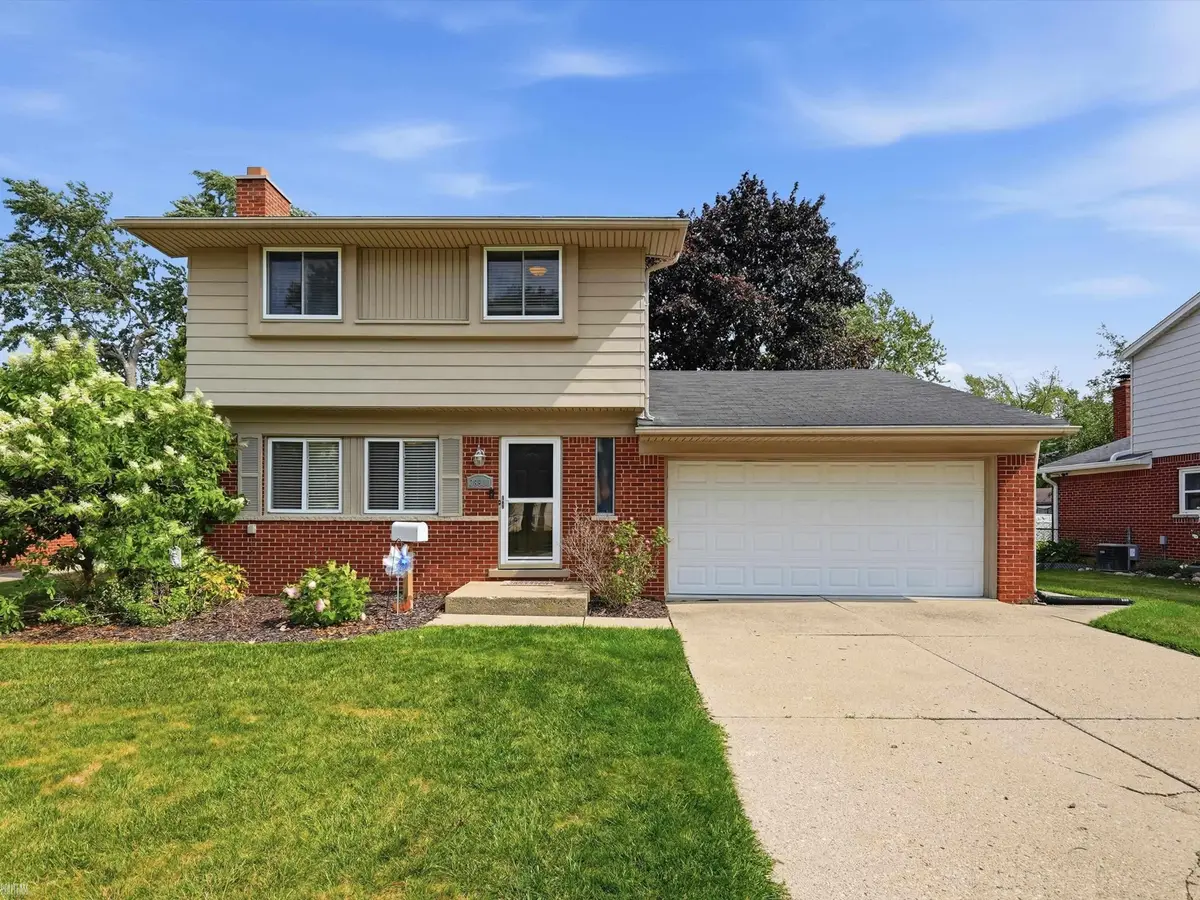 38500 Monterey DR, Sterling Heights, MI 48312 - #1