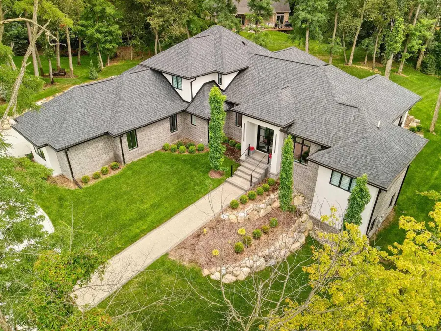 521 Iroquois CT, Oxford, MI 48371 - #2