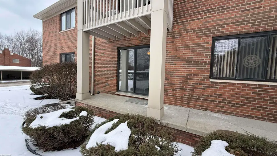 42188 Todd Mark LN, Clinton, MI 48038 - #3