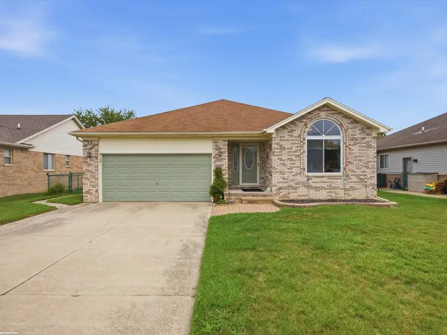28457 Violet DR, Chesterfield, MI 48047 - #2