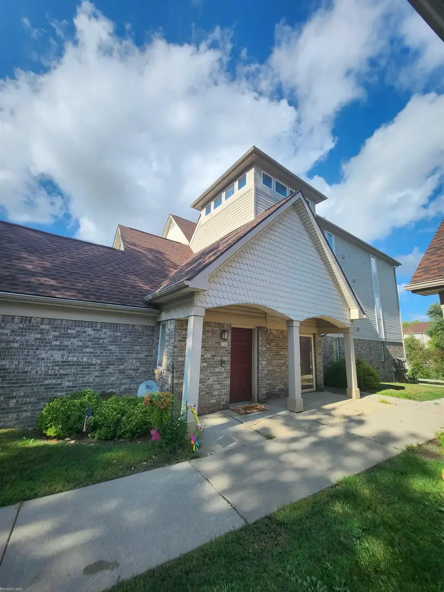 1390 Constance DR, Pontiac, MI 48340 - #2
