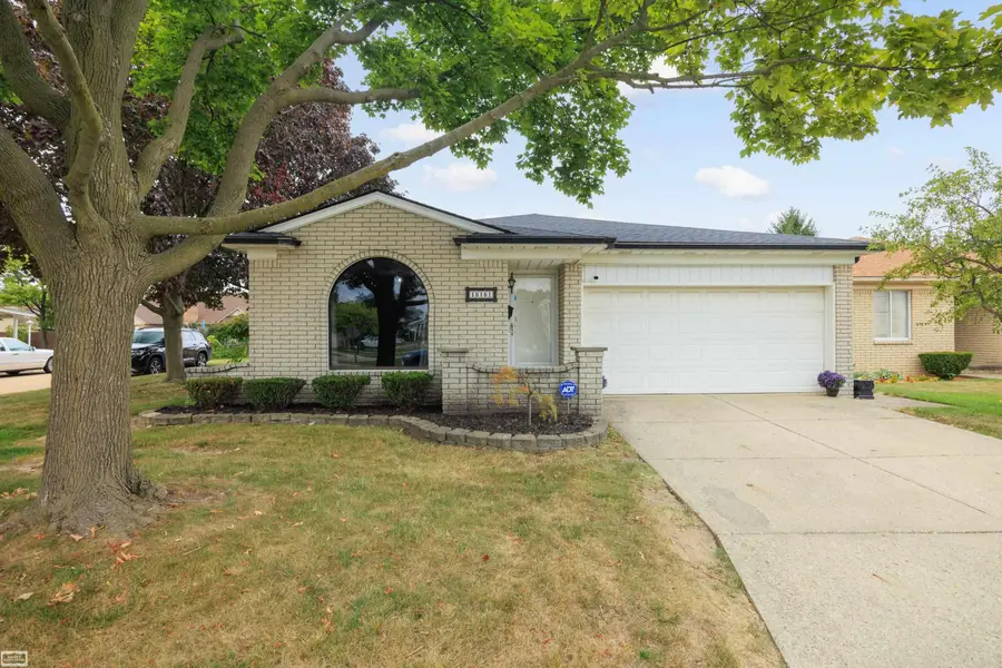 15151 La Grande PLZ, Warren, MI 48088 - #2