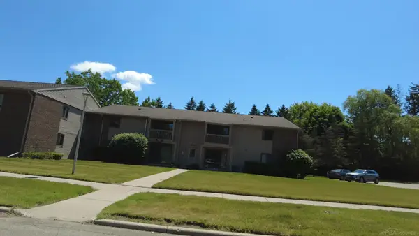 5400 Maple Ridge RD, Haslett, MI 48840