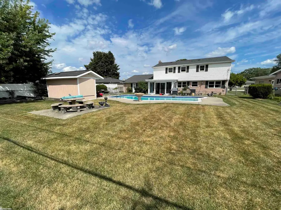 36851 Maas DR, Sterling Heights, MI 48312 - #2