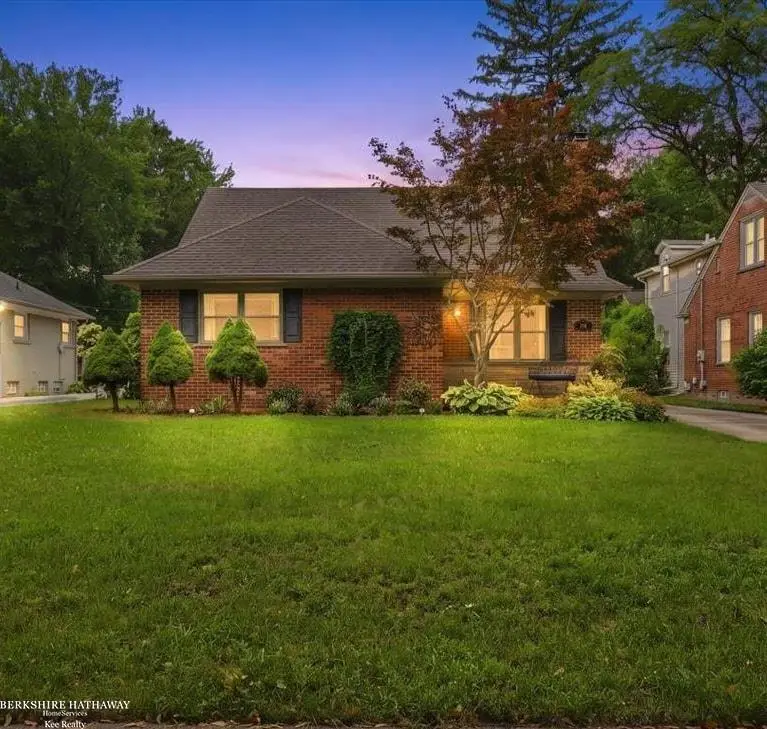 841 Washington RD, Grosse Pointe, MI 48230 - #1