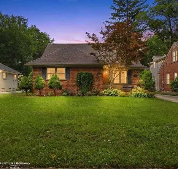841 Washington RD, GrossePointe, MI 48230