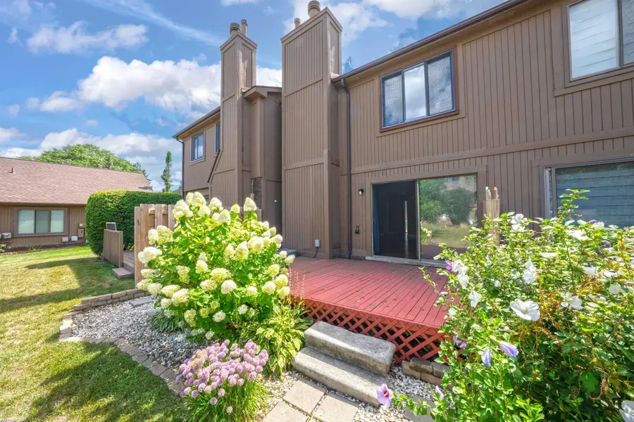 8224 Clay Court CT, Sterling Heights, MI 48313 - #2