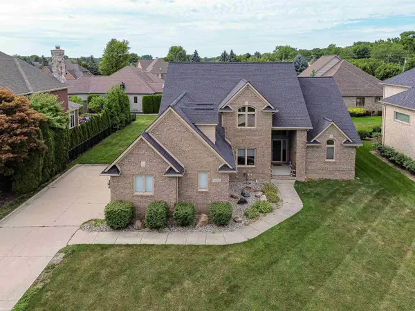49571 Compass Point DR, Chesterfield, MI 48047