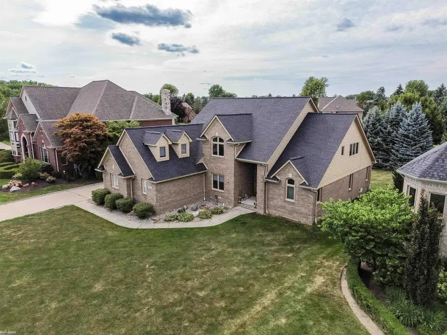 49571 Compass Point DR, Chesterfield, MI 48047 - #2