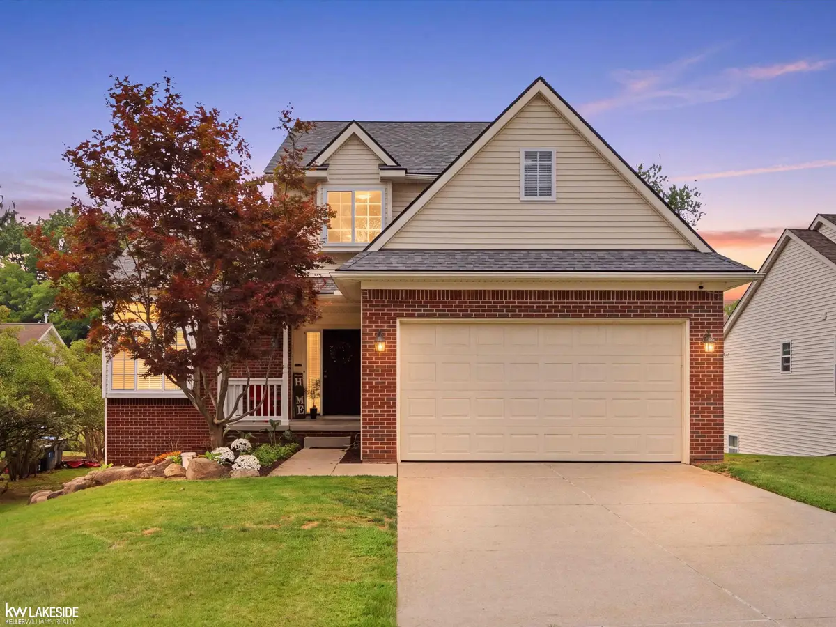 912 FAIRLEDGE ST, Orion, MI 48362 - #1