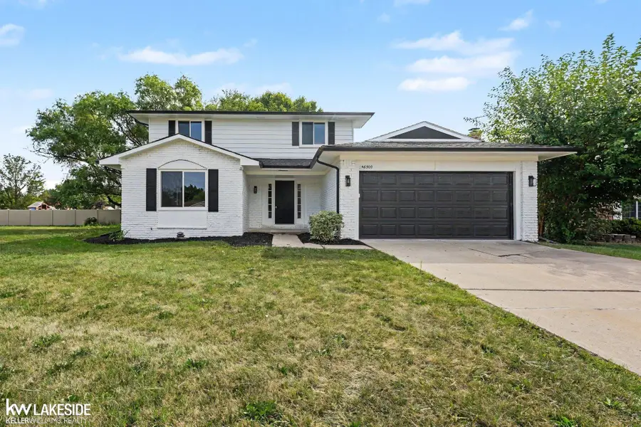 46500 Meadow LN, Macomb, MI 48044 - #2