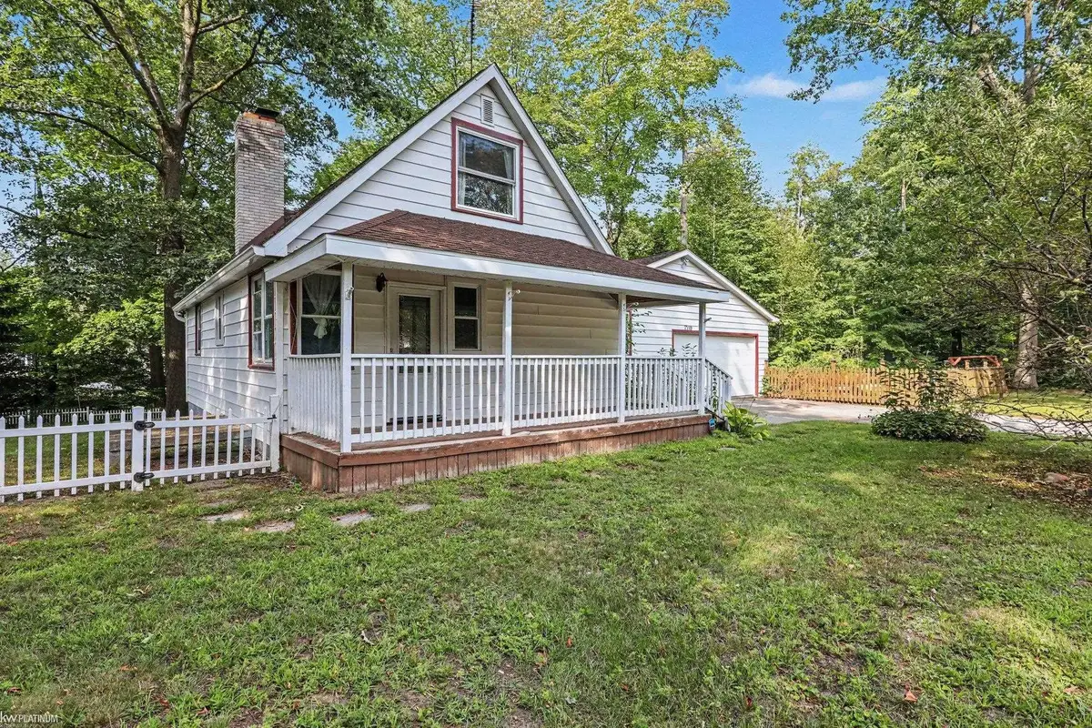 7339 Lakewood RD, Lexington, MI 48450 - #1