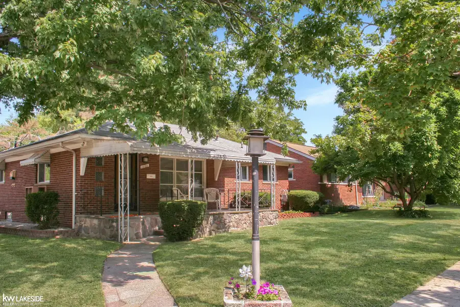 1700 Hampton RD, Mount Clemens, MI 48043 - #3