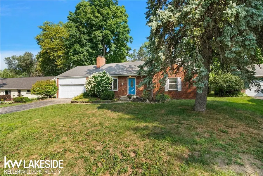 201 Barrington RD, Bloomfield, MI 48302 - #3