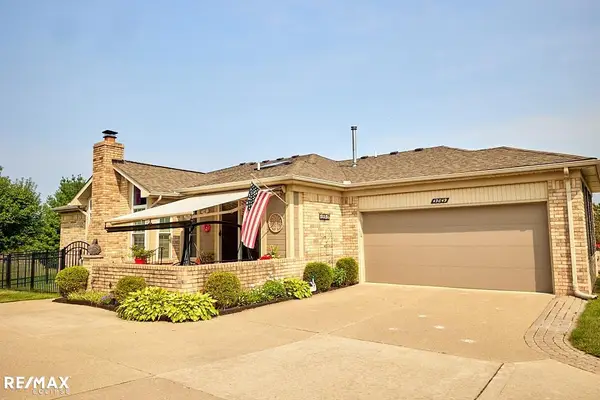 49849 Hidden Valley Dr NONE, Macomb, MI 48044