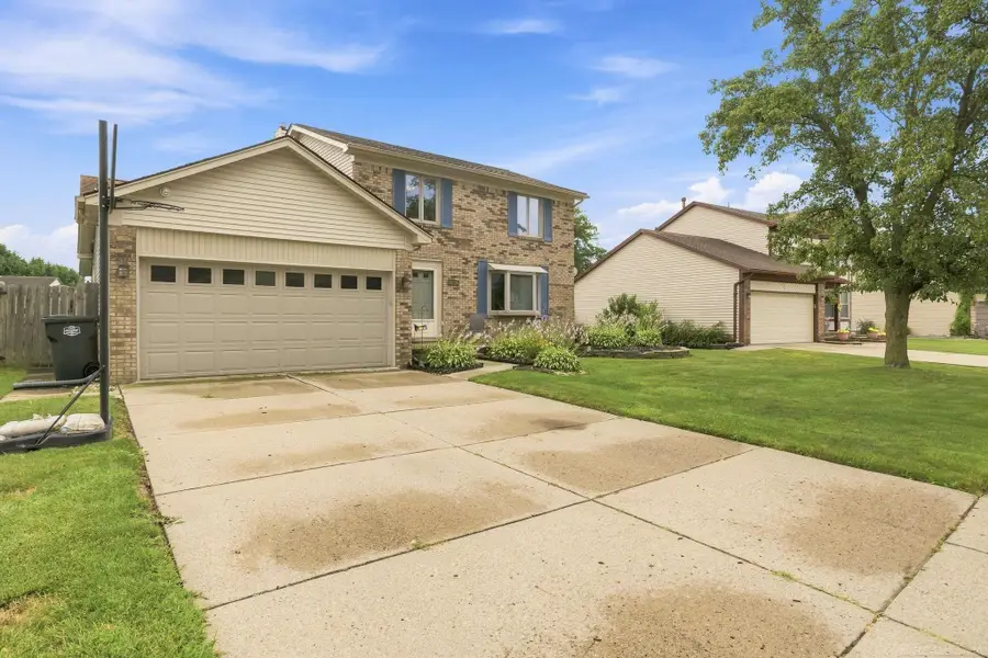28780 Bingham DR, Chesterfield, MI 48047 - #3