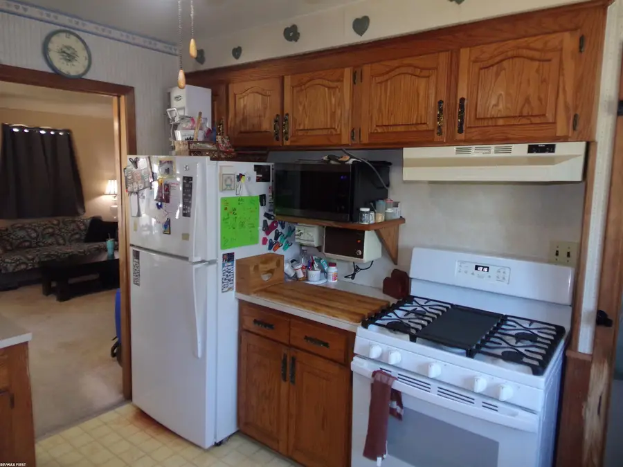 28204 Gladstone ST, Saint Clair Shores, MI 48081 - #2