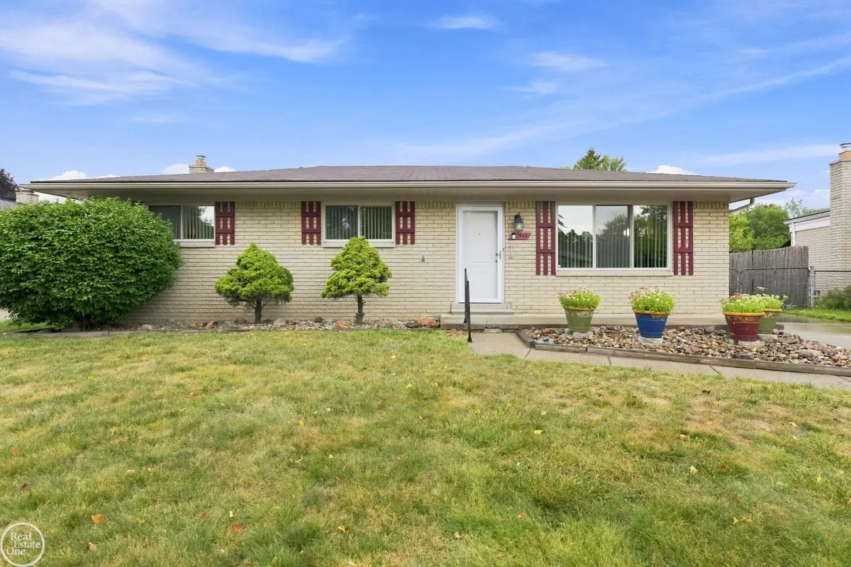 13457 Butler DR, Sterling Heights, MI 48313 - #1