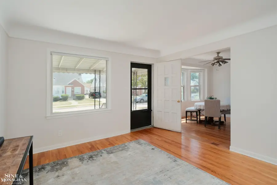 21149 Sunnydale ST, Saint Clair Shores, MI 48081 - #3