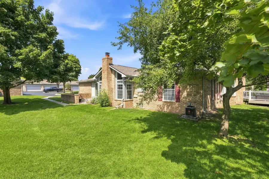 48490 Piedmont CT, Shelby, MI 48315 - #3