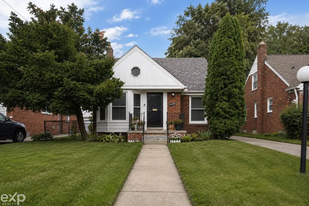 17175 Stahelin AVE, Detroit, MI 48219 - #1