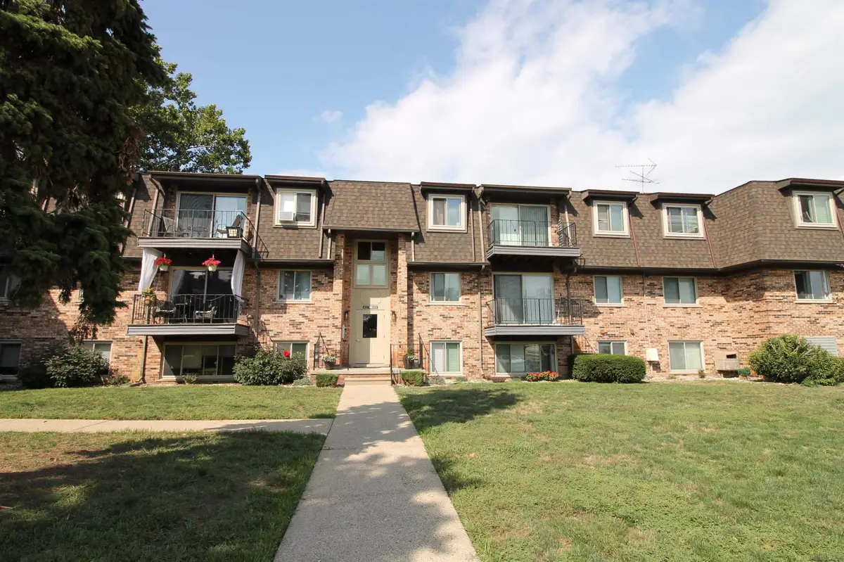 433 Riviera DR, Saint Clair Shores, MI 48080 - #1