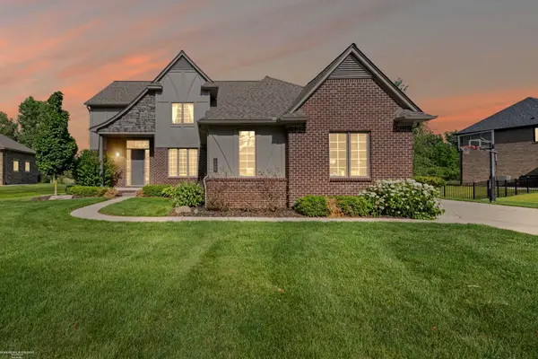 68242 Lake Angela Pointe ST, Richmond, MI 48062