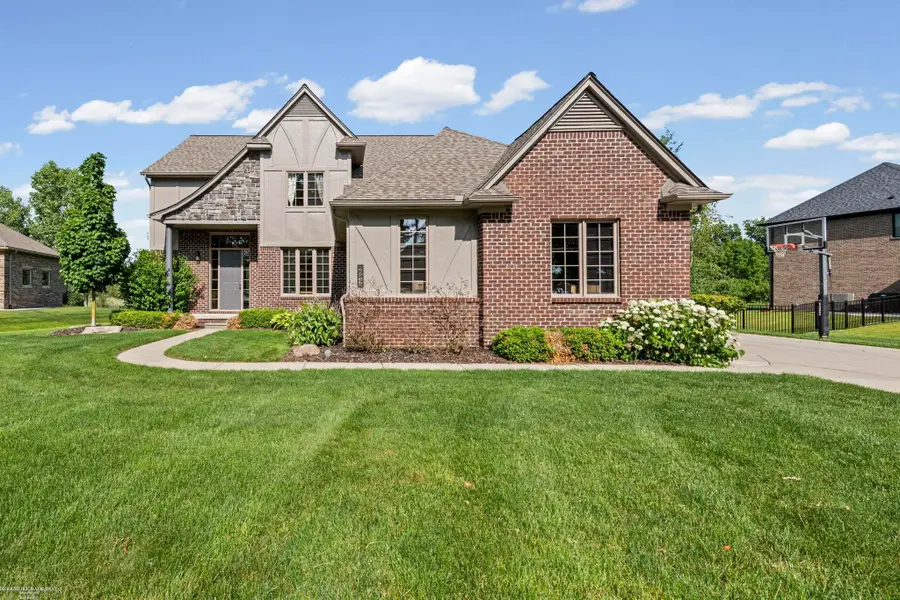 68242 Lake Angela Pointe ST, Richmond, MI 48062 - #2