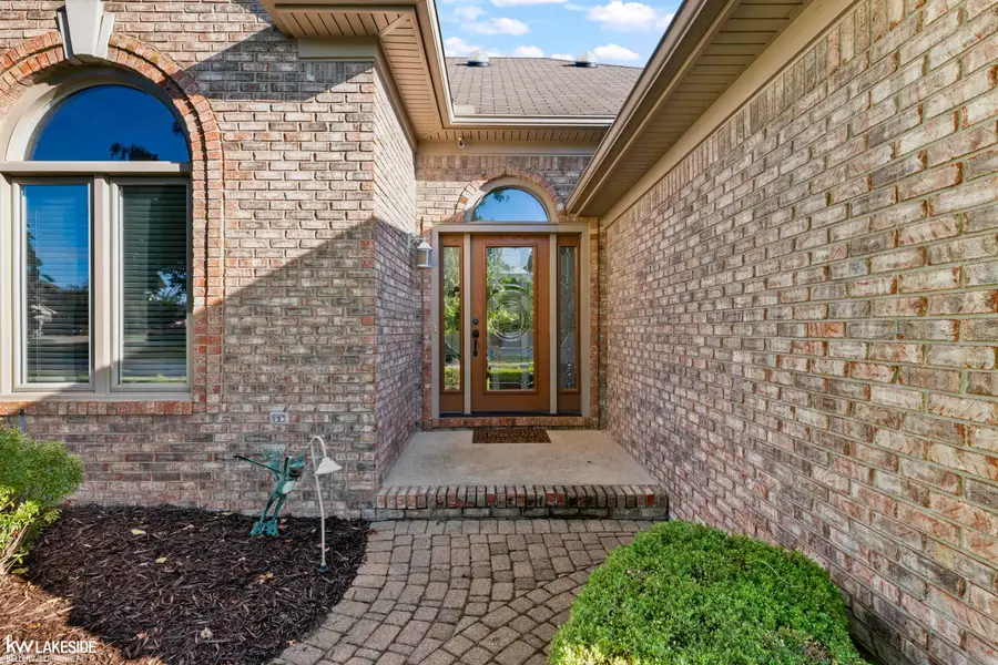 21225 Parkstone DR, Macomb, MI 48044 - #3