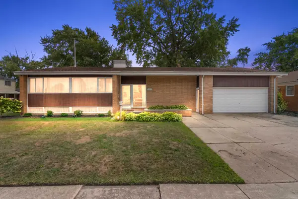 22830 Visnaw ST, StClairShores, MI 48081